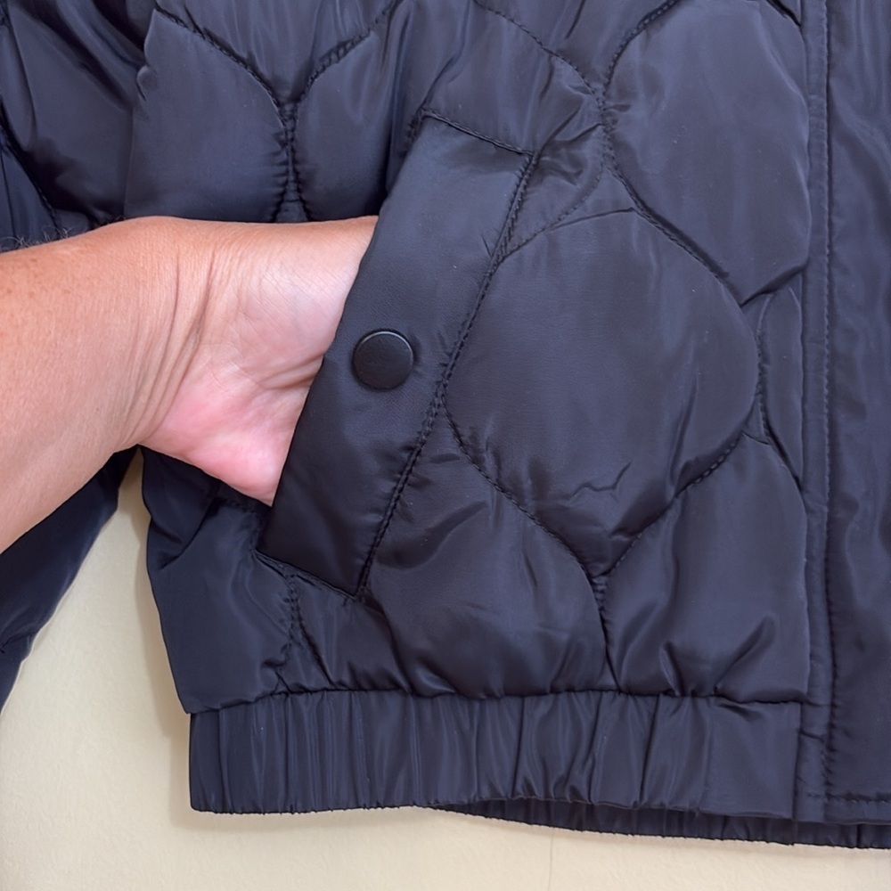 B Coature | NWT Black Quilted Puffer Hooded Snap Zip Jacket Small - Picture 12 of 17